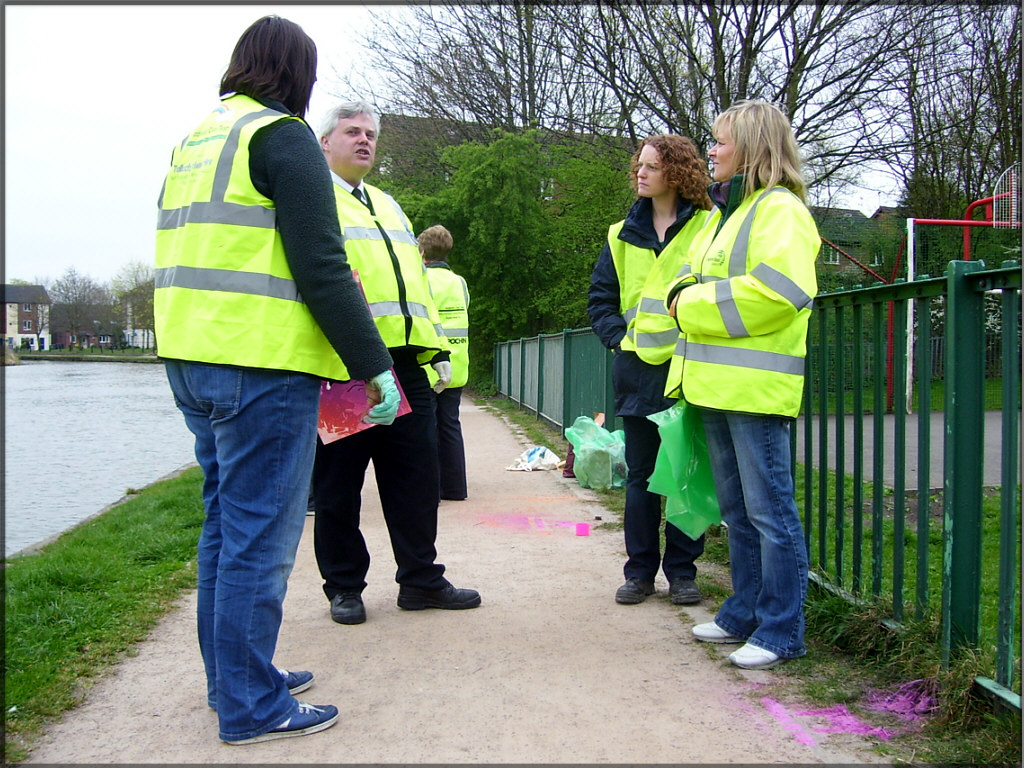 Highlighting Dog Fouling Issues. A tow path meeting to discuss the issue.