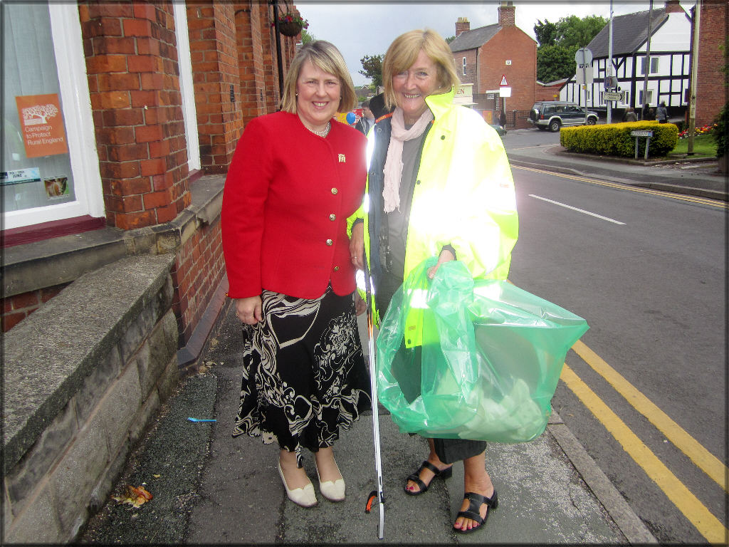 Once again our members were out in force during the weekend of the Folk and Boat Festival and in liaison with Cheshire East Council�s Streetscape team kept out town beautifully clean for all of our visitors.  Many thanks to all who helped.  The picture shows our Chairperson, Janet with Clean Team member Fiona Bruce MP.