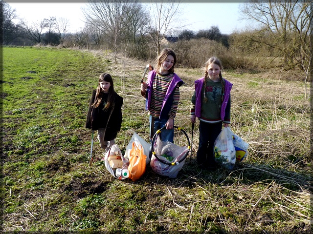 02/03/11 - King Street, the little green on New king St and Harbutts Field where they collected a big binbag's worth of litter. The girls were keen to go back again and collect some more the next day as they only covered a bit of Harbutts Field before they were getting arm ache from carrying the bags (lots of glass bottles). 