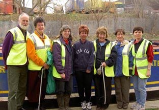 springcleanupwithbritishwaterways2.jpg
