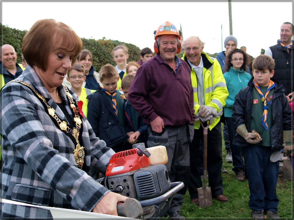 ... the auger! Steve decided the Mayor was doing so well he would leave her to it.