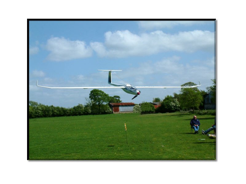 dg1000motorglider.jpg